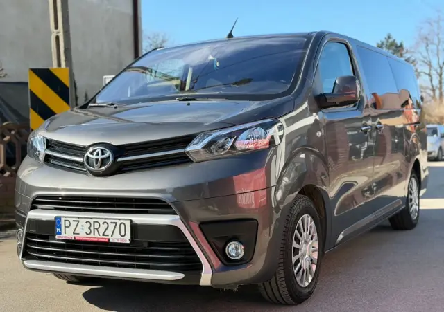 TOYOTA Proace Verso 